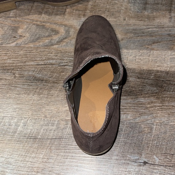 Brown Target booties - Picture 2 of 3